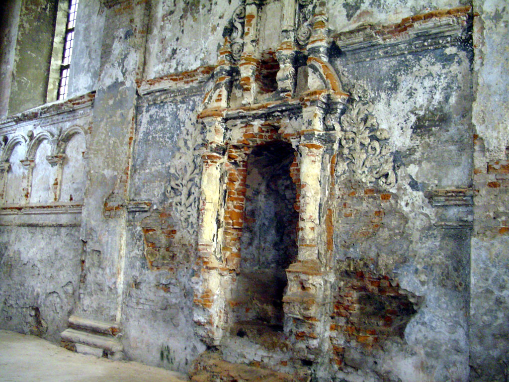 Zhovkva synagogue - Aron Hakodesh