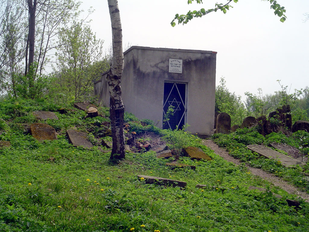 Nadvirna - Jewish cemetery