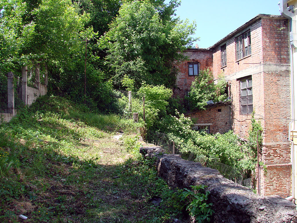 Czernowitz old Jewish cemetery, textile factory, © Mykola Kushnir