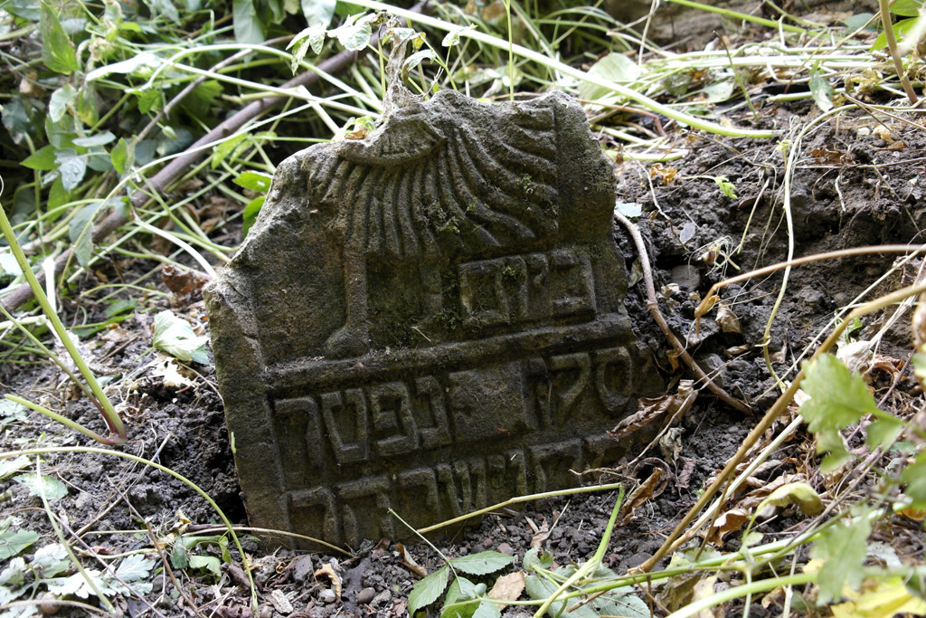 Czernowitz - old Jewish cemetery