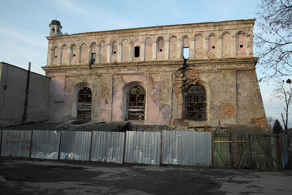 Zhovkva synagogue