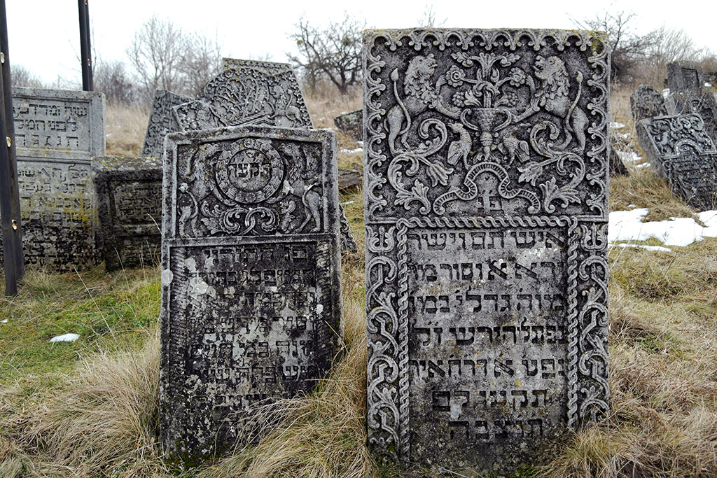 Sataniv - Jewish cemetery