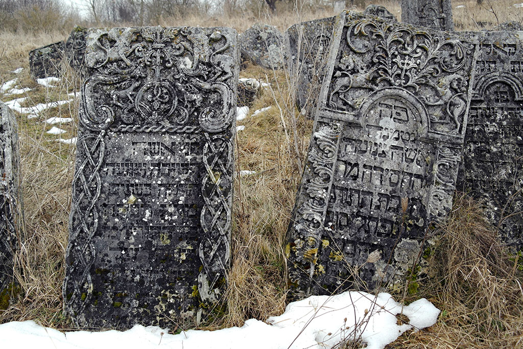 Sataniv - Jewish cemetery