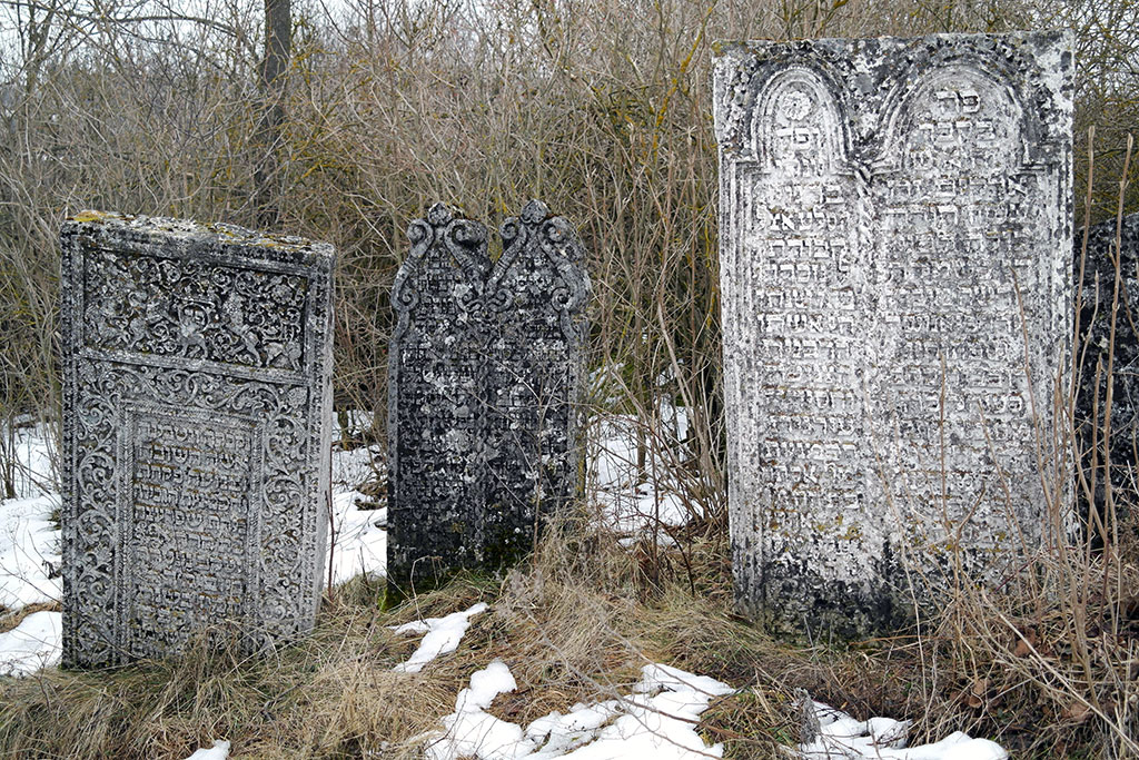 Sataniv - Jewish cemetery