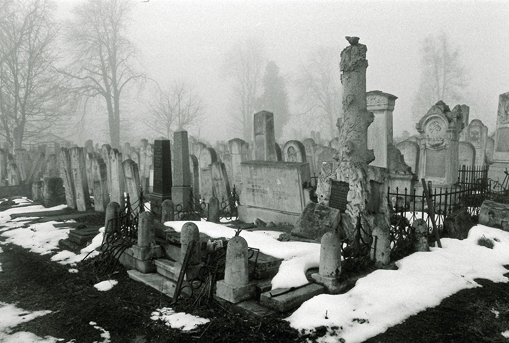 Chernivtsi (Czernowitz), Jewish cemetery