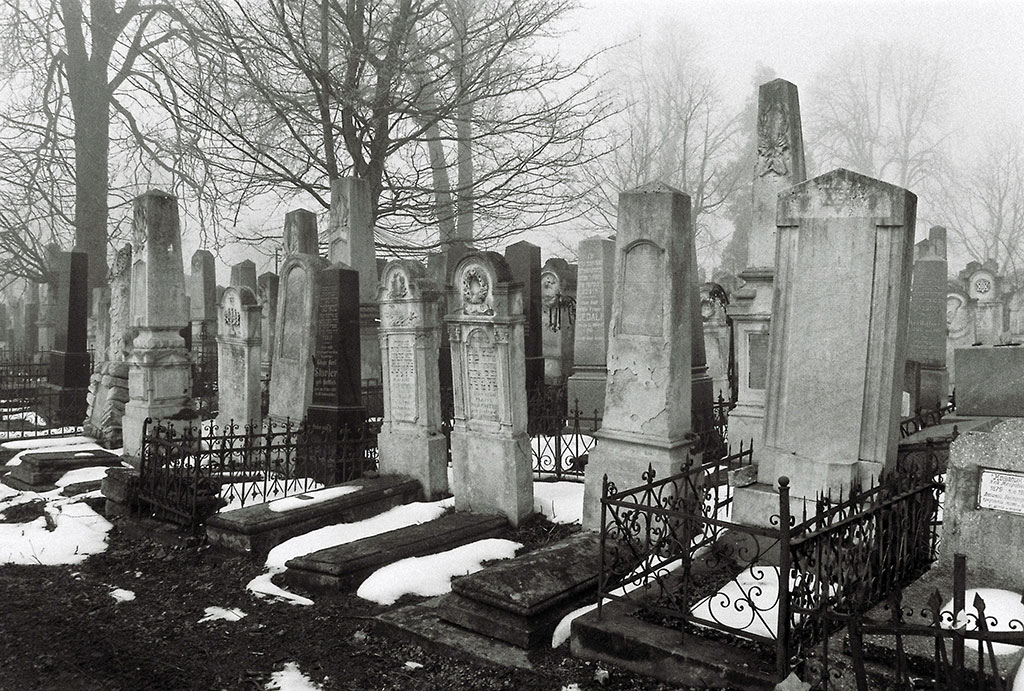 Chernivtsi (Czernowitz), Jewish cemetery