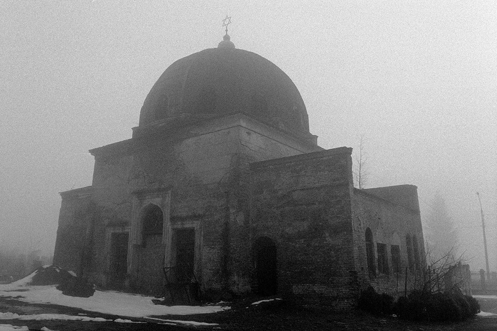 Chernivtsi (Czernowitz), mortuary hall at the Jewish cemetery