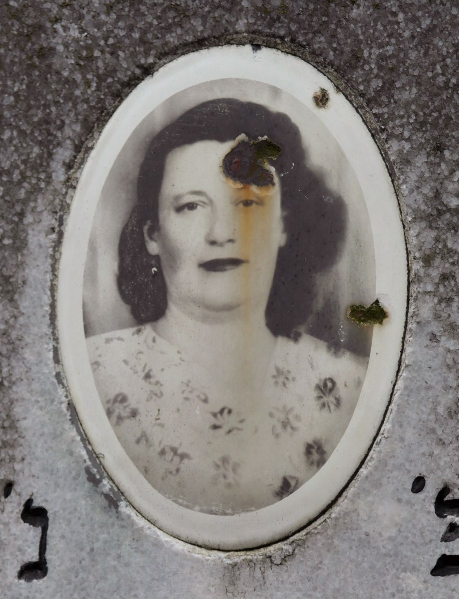 Portraits on gravestones at the Jewish cemetery of Czernowitz (Chernivtsi)
