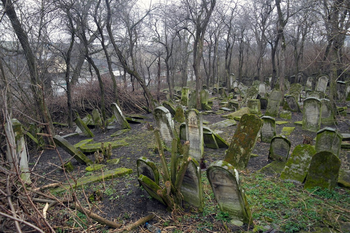 Suceava - Old Jewish Cemetery