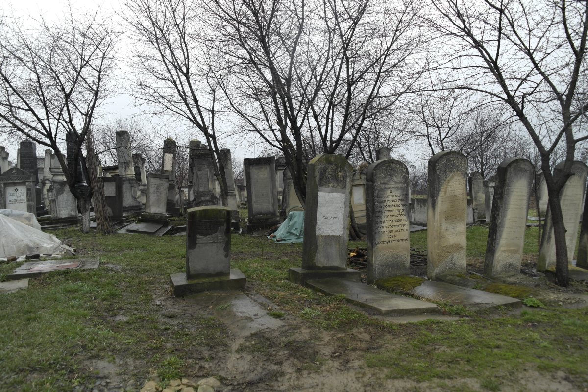 Itcani New Jewish Cemetery