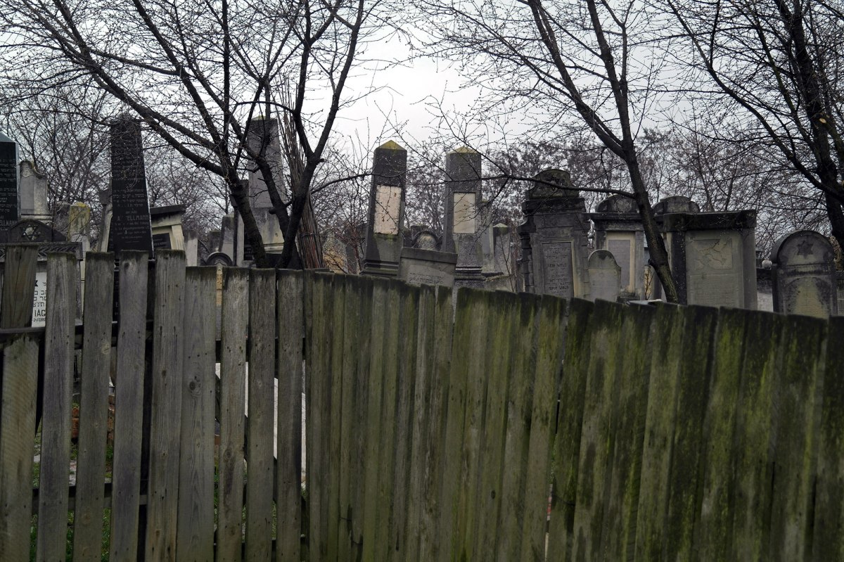 Itcani New Jewish Cemetery