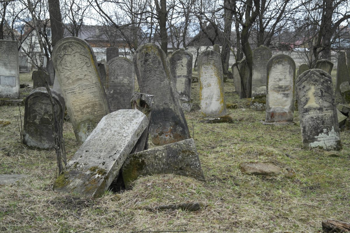 Câmpulung Moldovenesc Jewish cemetery