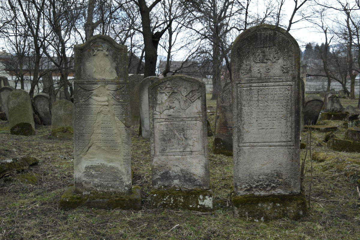 Câmpulung Moldovenesc Jewish cemetery