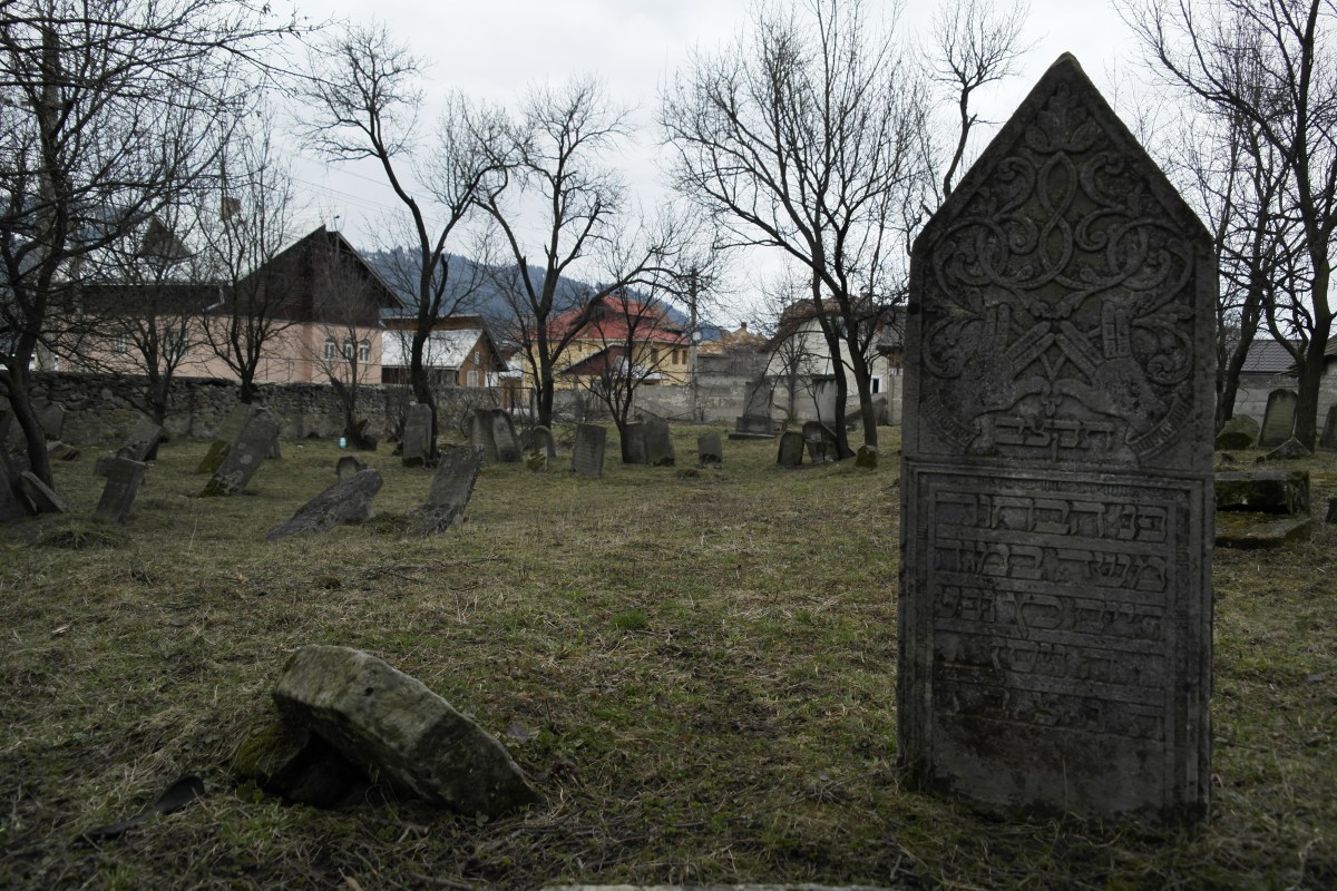 Câmpulung Moldovenesc Jewish cemetery