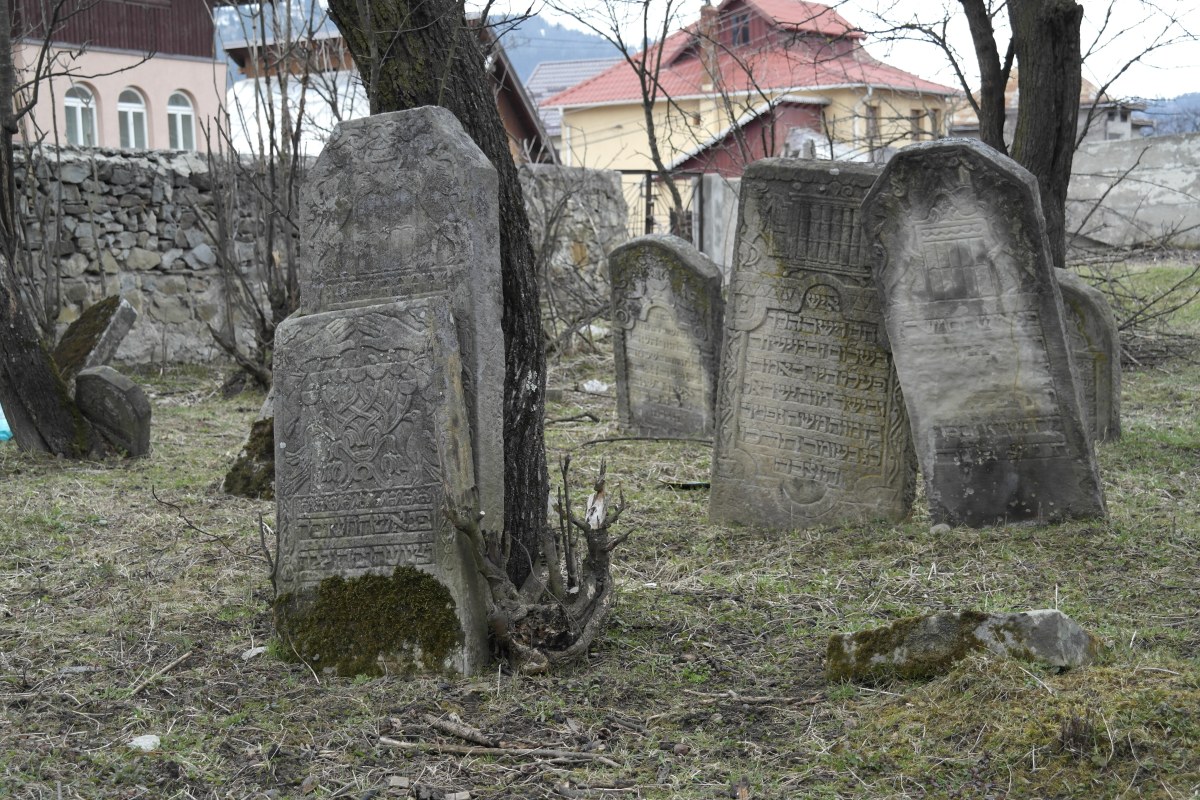 Câmpulung Moldovenesc Jewish cemetery