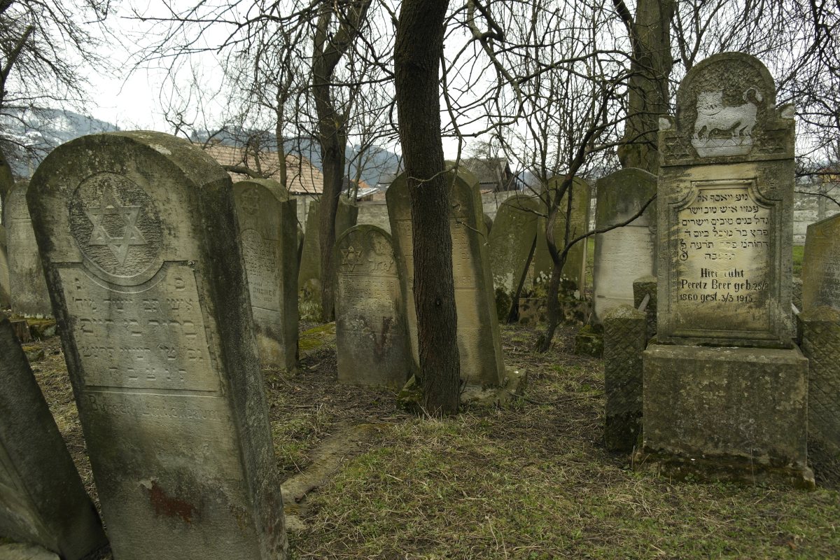 Câmpulung Moldovenesc Jewish cemetery