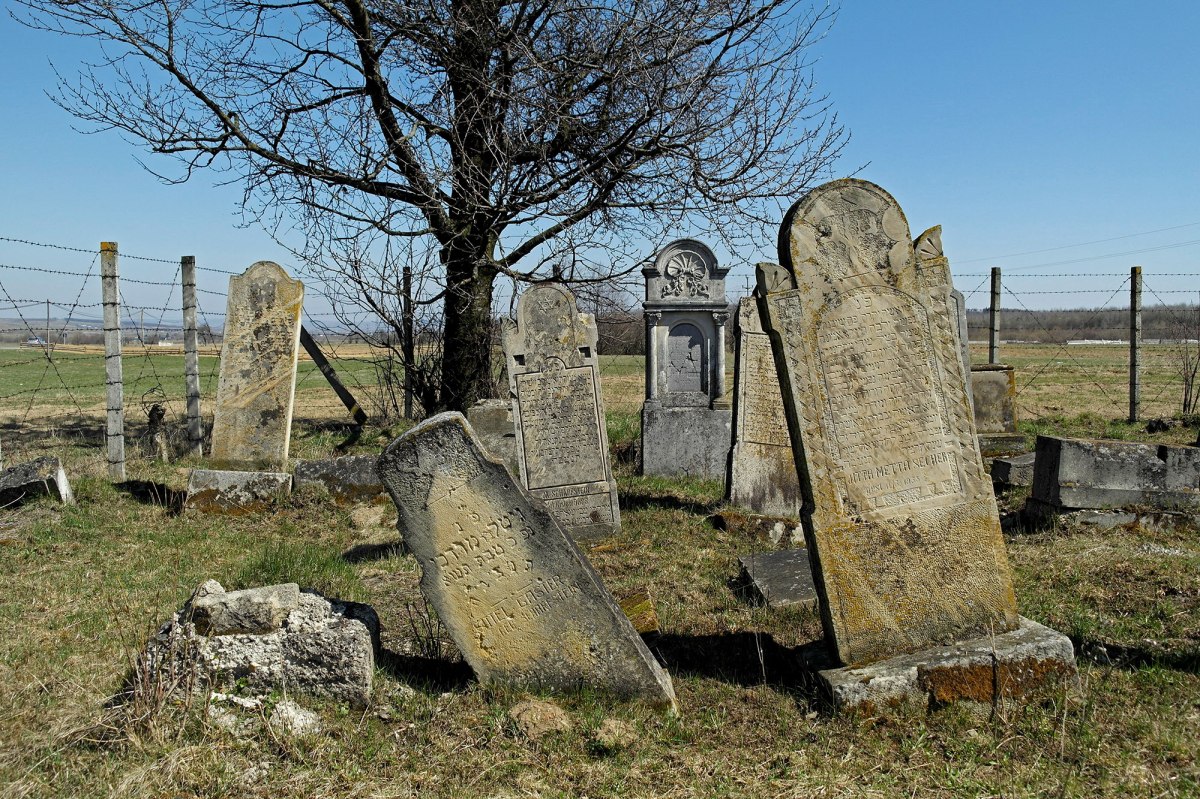 Solca - Jewish cemetery