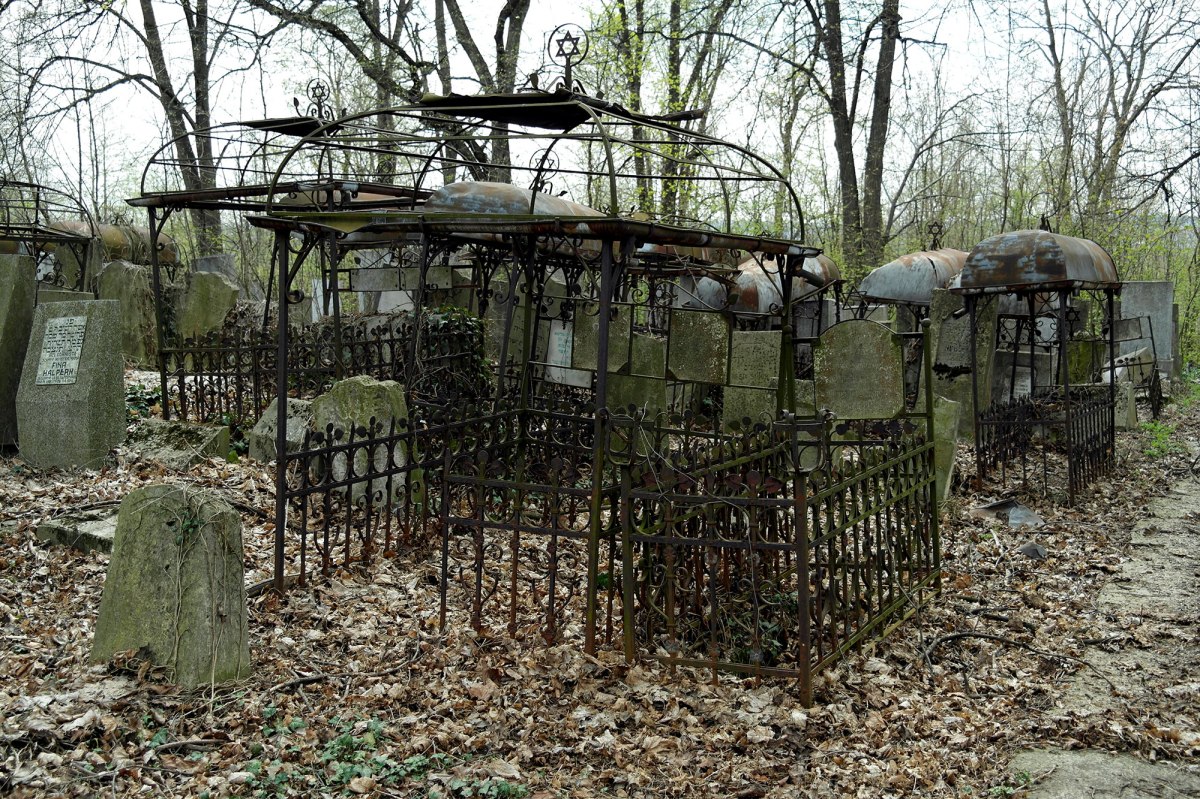 Botoșani - New Jewish Cemetery