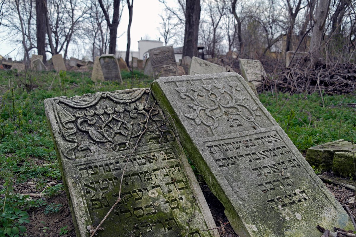 Botoșani - Old Jewish Cemetery