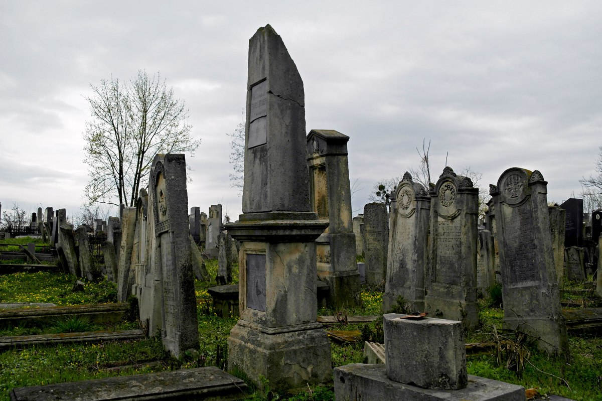 Czernowitz Jewish cemetery