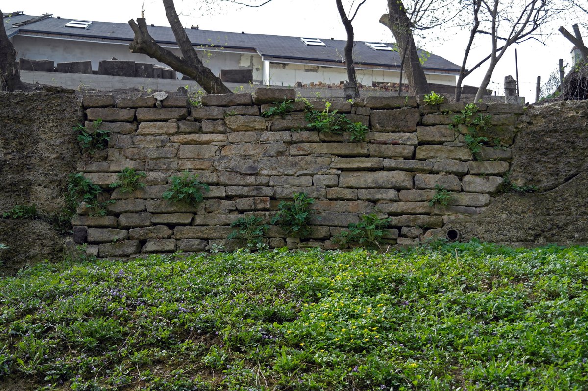 Czernowitz Old Jewish Cemetery - wall consisting of tombstones