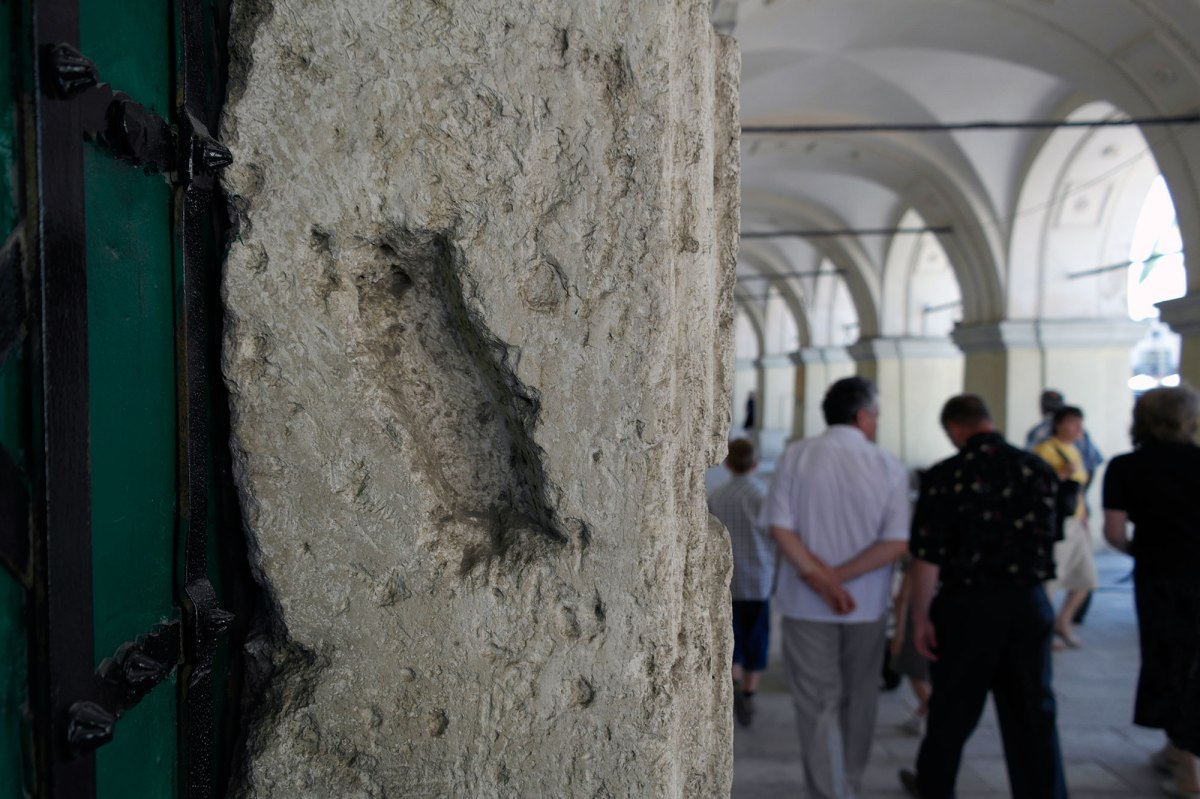 Zhovkva - trace of a mezuzah