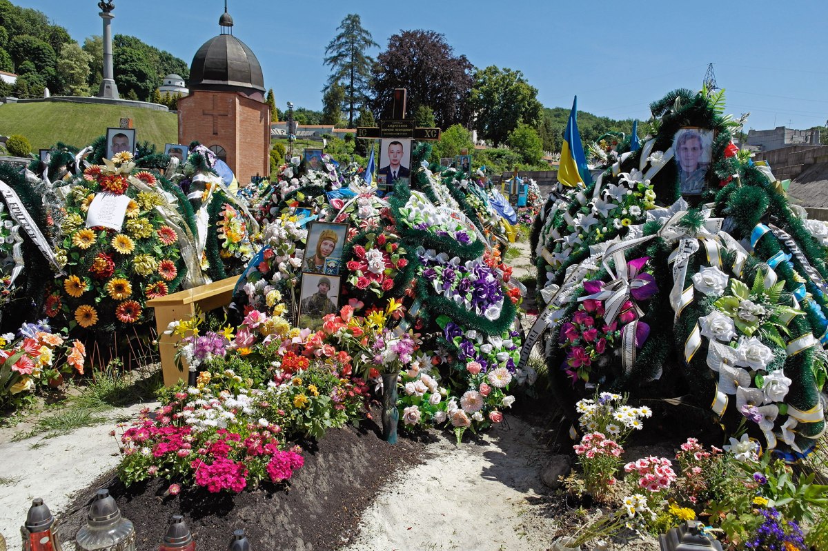 Lviv, Lychakiv cemetery, soldiers graves