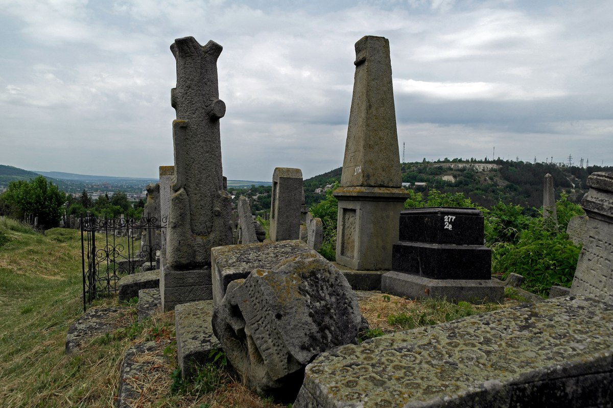 Mohyliv-Podilskyi - Jewish cemetery