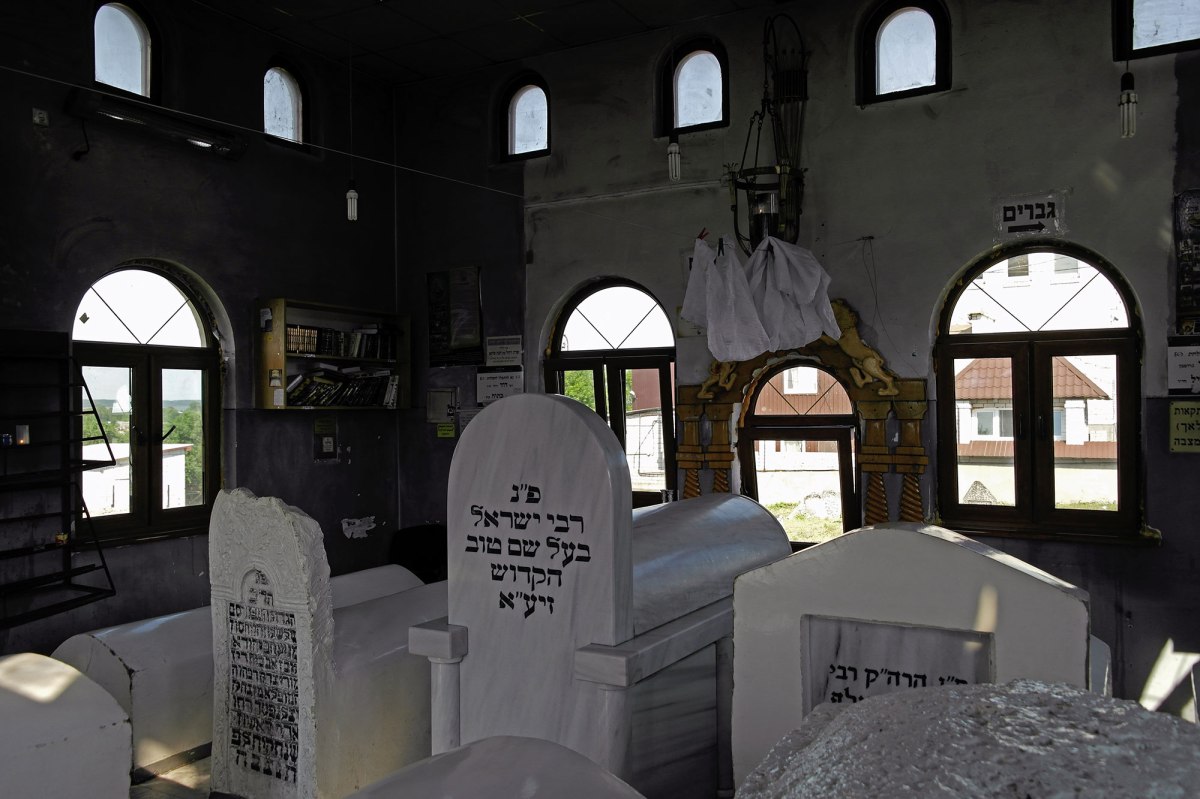 Medzhybizh - Jewish cemetery - tomb of the Baal Shem Tov