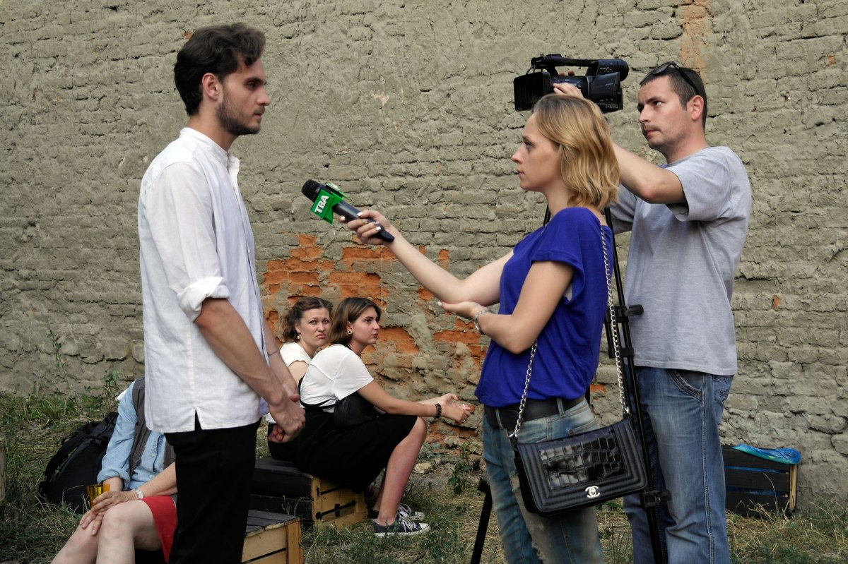Sound installation in Anri Barbyusa Street
