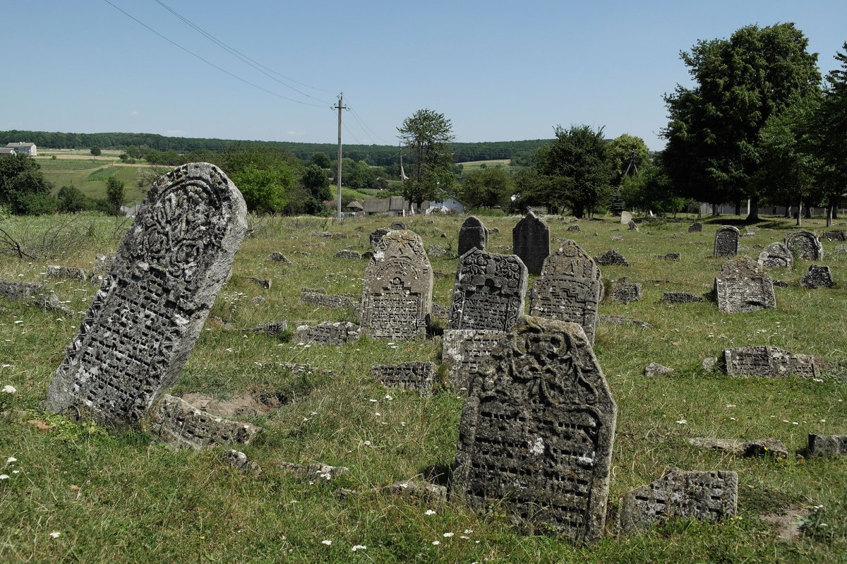 Zolotyi Potik Jewish cemetery