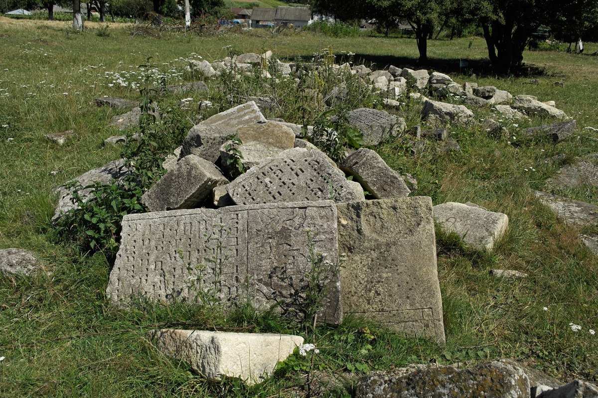 Zolotyi Potik Jewish cemetery