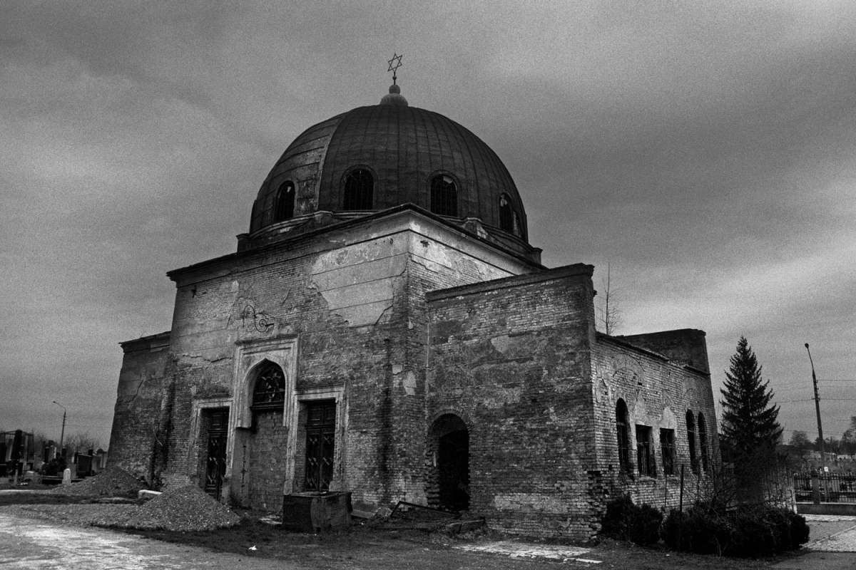 Chernivtsi (Czernowitz) Jewish cemetery