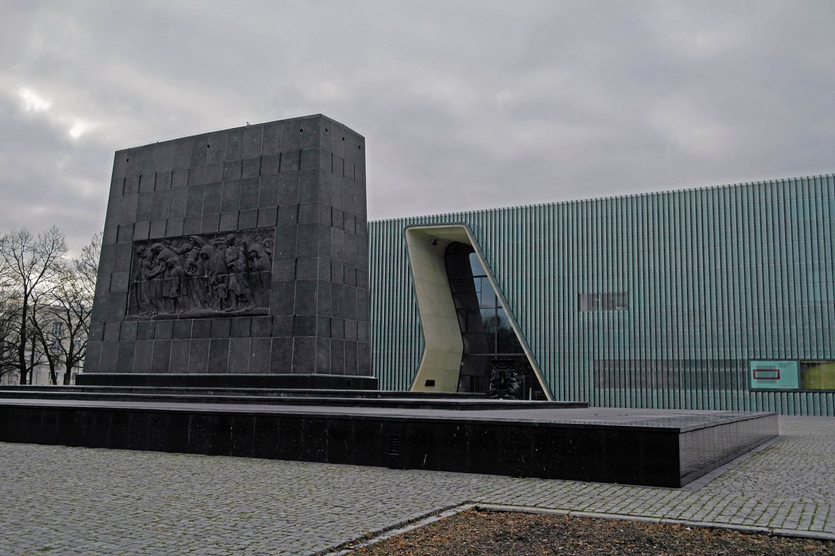 Warsaw - Ghetto memorial and Jewish Museum