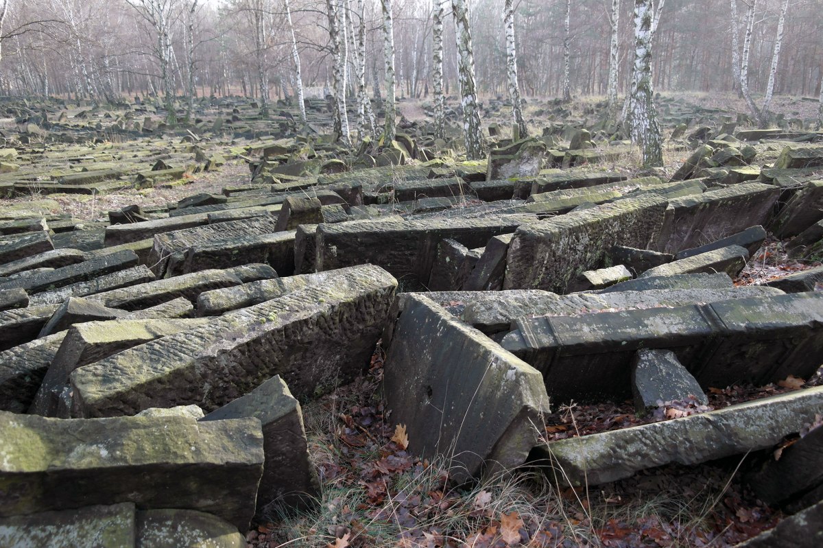 Warsaw - Brodno Jewish cemetery
