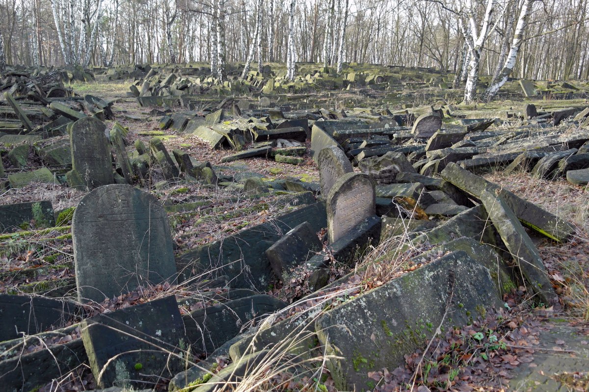 Warsaw - Brodno Jewish cemetery
