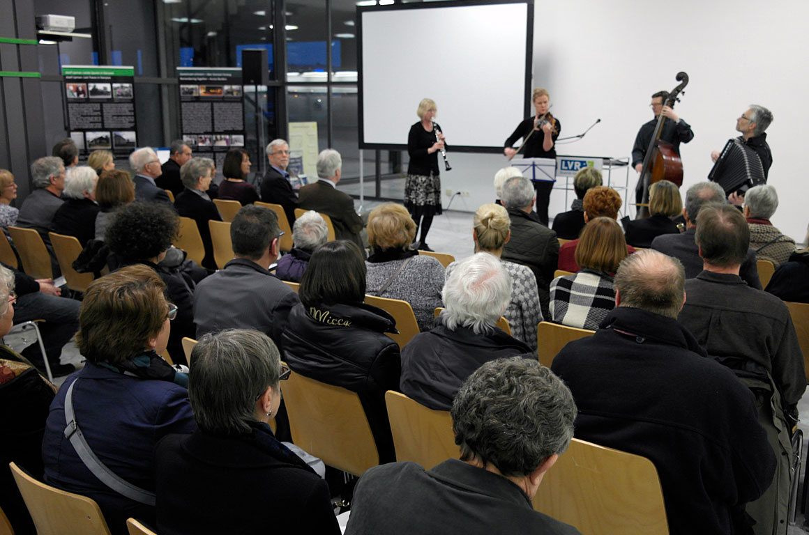 Galician sounds by Trezmorim Klezmer Band