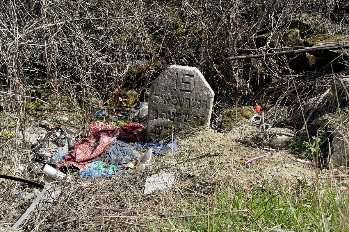 Rezina - Jewish cemetery