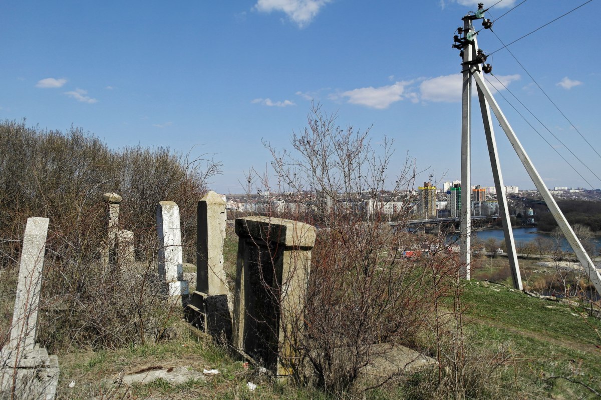Rezina - Jewish cemetery