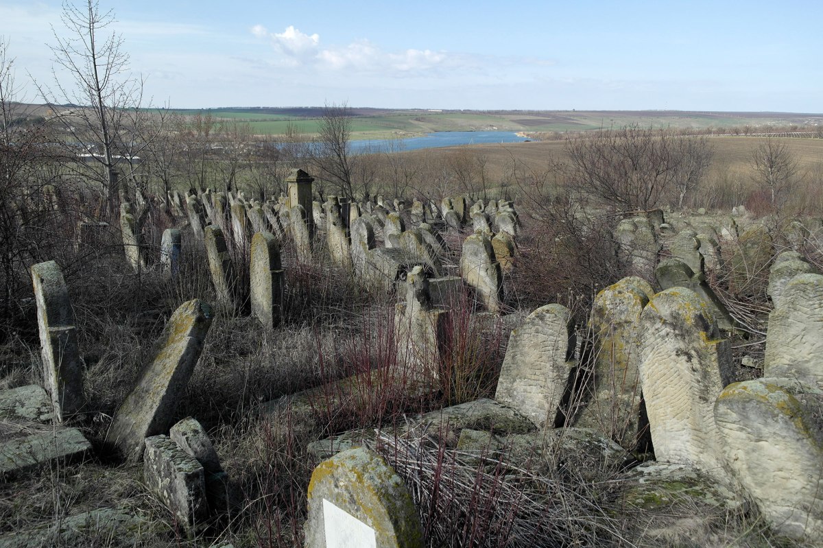 Zguriţa - Jewish cemetery
