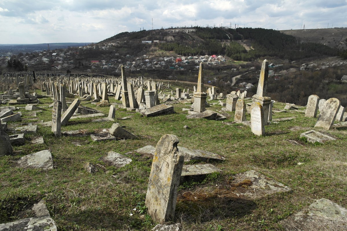 Mohyliv-Podilskyi - Jewish cemetery