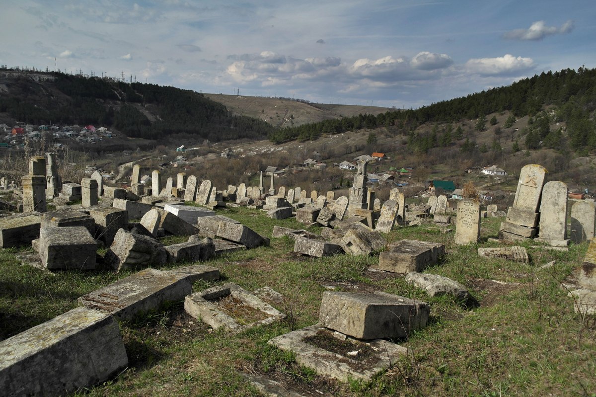 Mohyliv-Podilskyi - Jewish cemetery