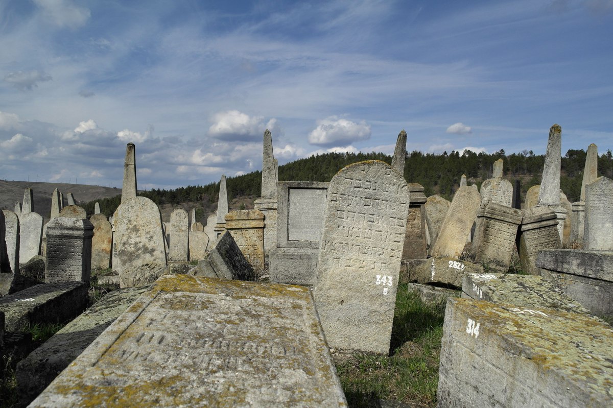 Mohyliv-Podilskyi - Jewish cemetery