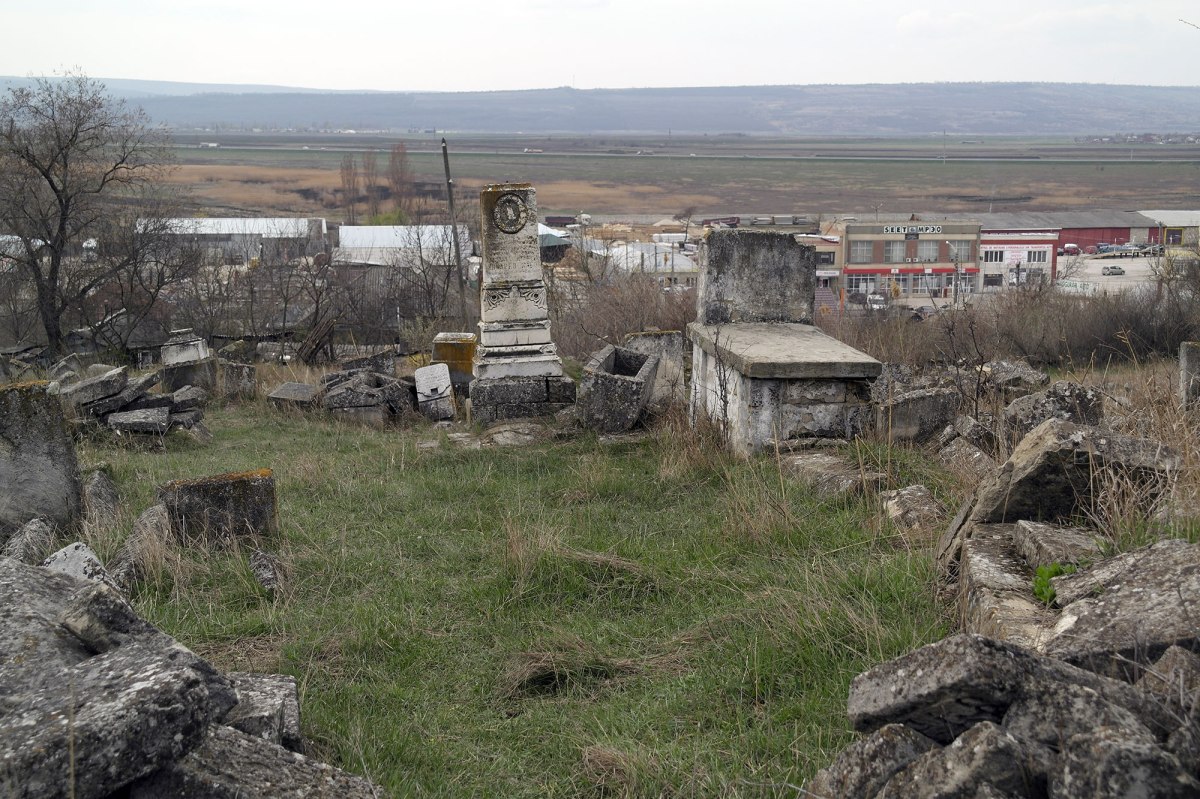 Orhei - Jewish cemetery