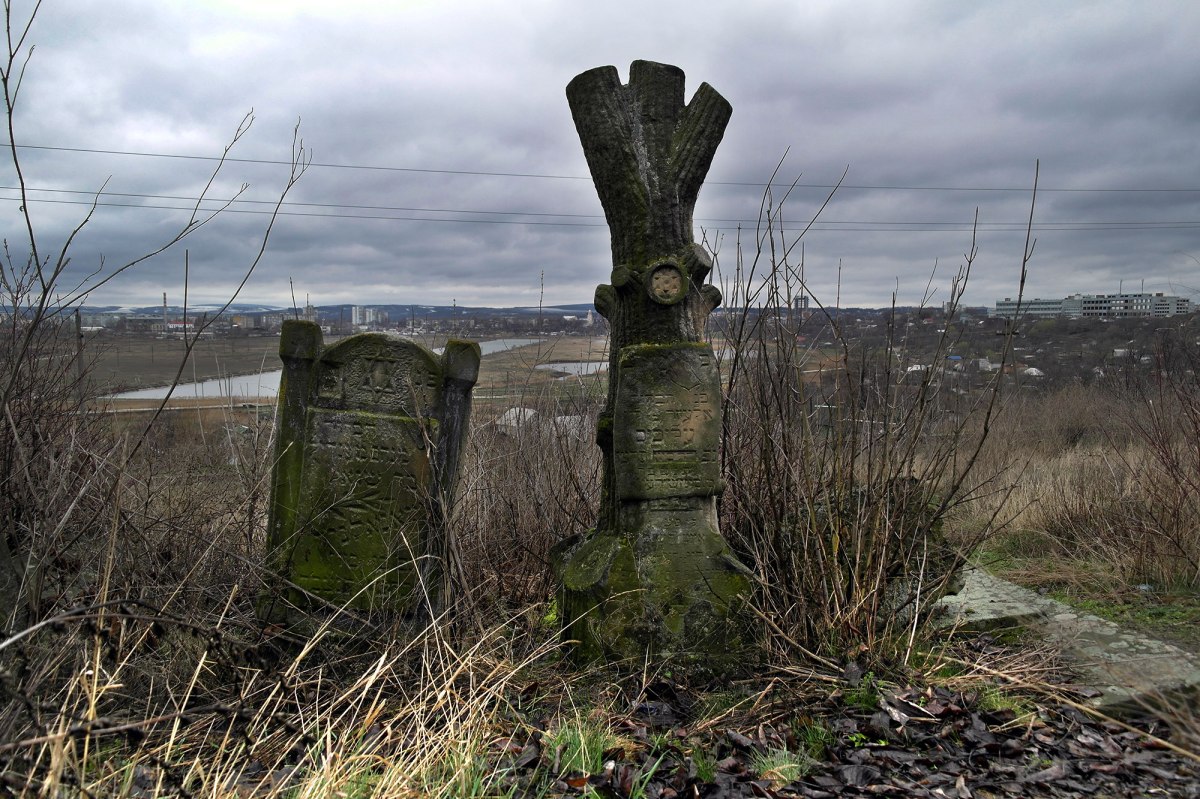 Bălţi - Jewish cemetery