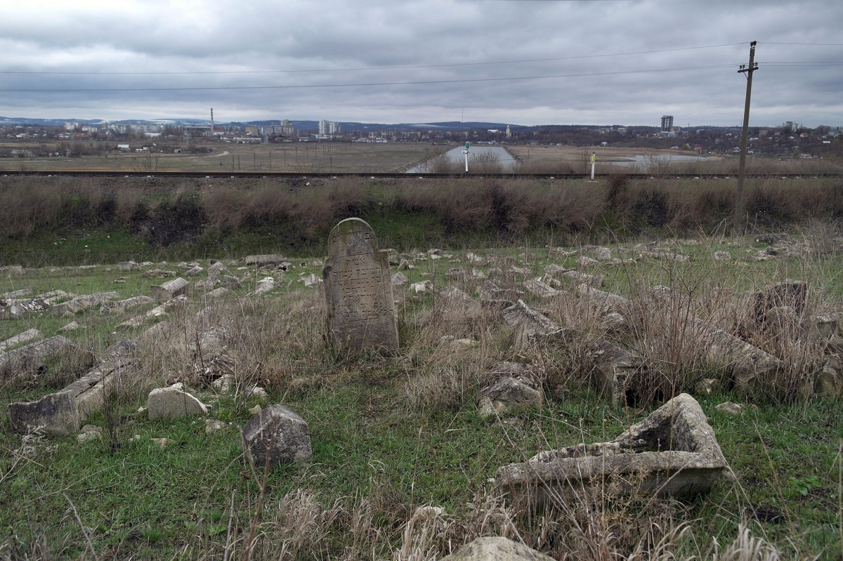 Bălţi - Jewish cemetery