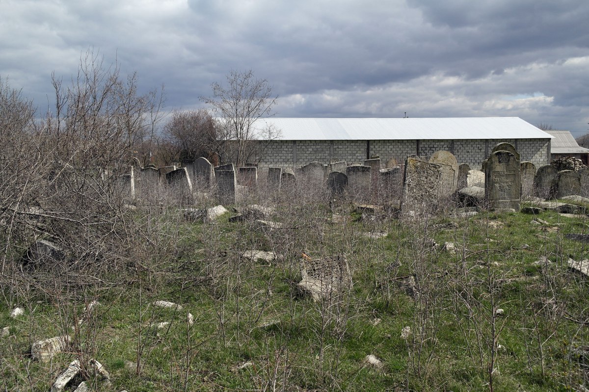 Alexandreni - Jewish cemetery