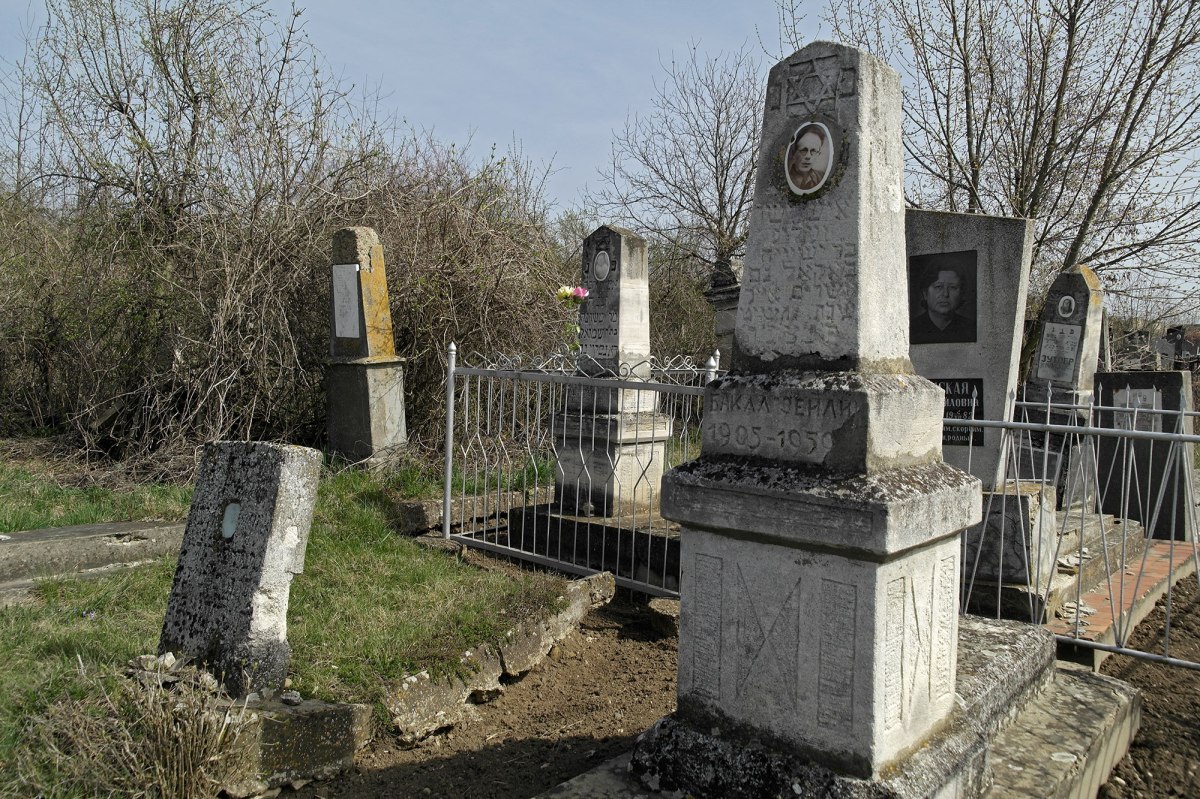 Briceni - Jewish cemetery