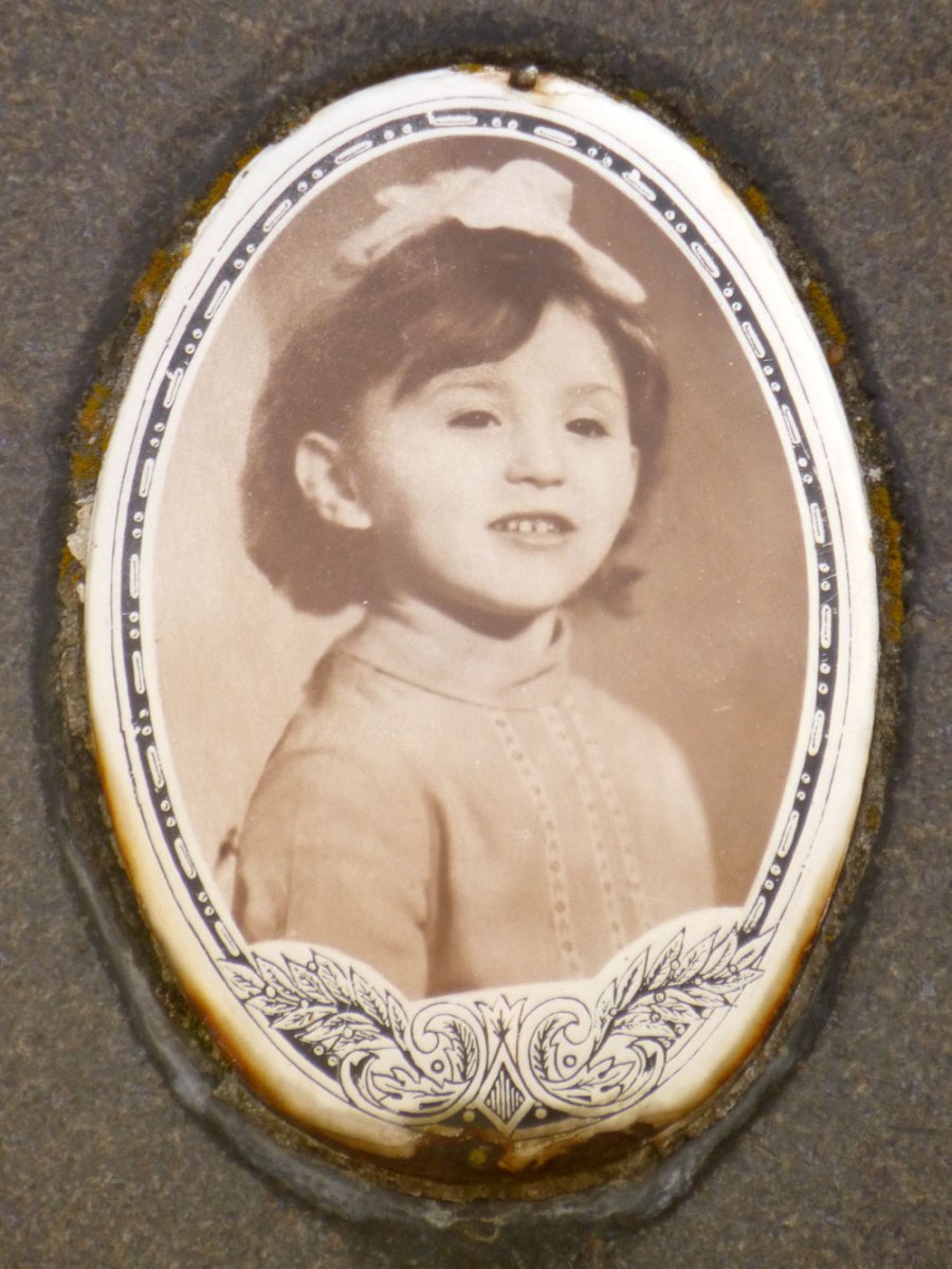 Portrait on a Jewish gravestone