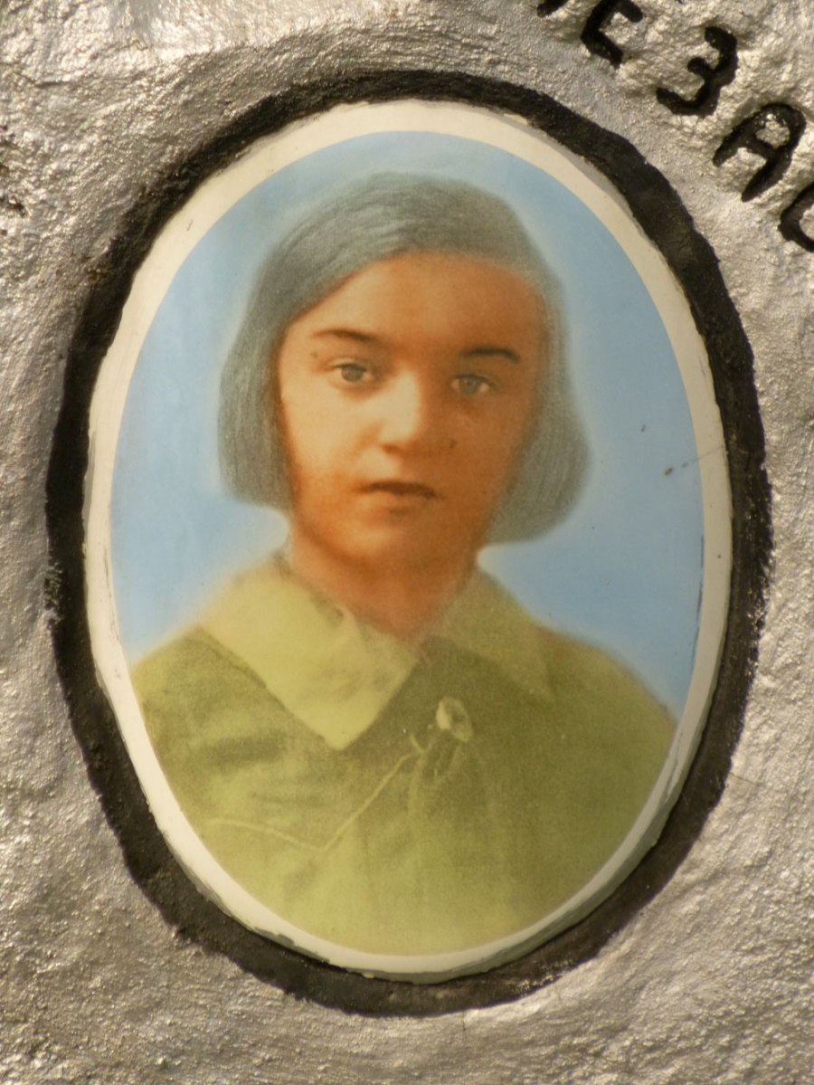 Portrait on a Jewish gravestone